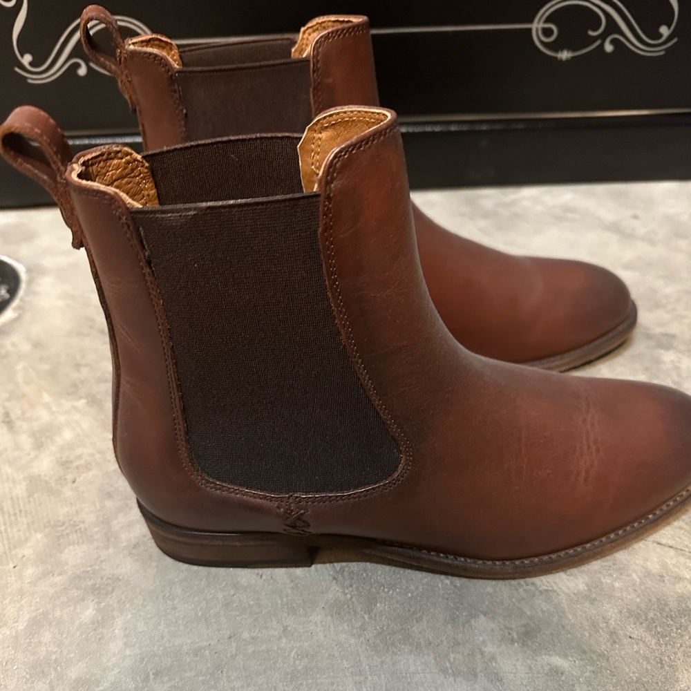 NEW, Womens Frye boots.